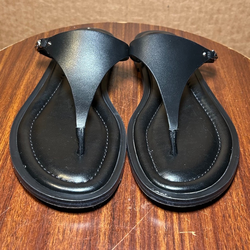 Michael Michael Kors Black Leather Chain Thong Sandals Womens 6M Flat Slides